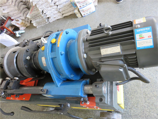 大型全自動(dòng)直螺紋滾絲機(jī) 大型全自動(dòng)直螺紋滾絲機(jī)